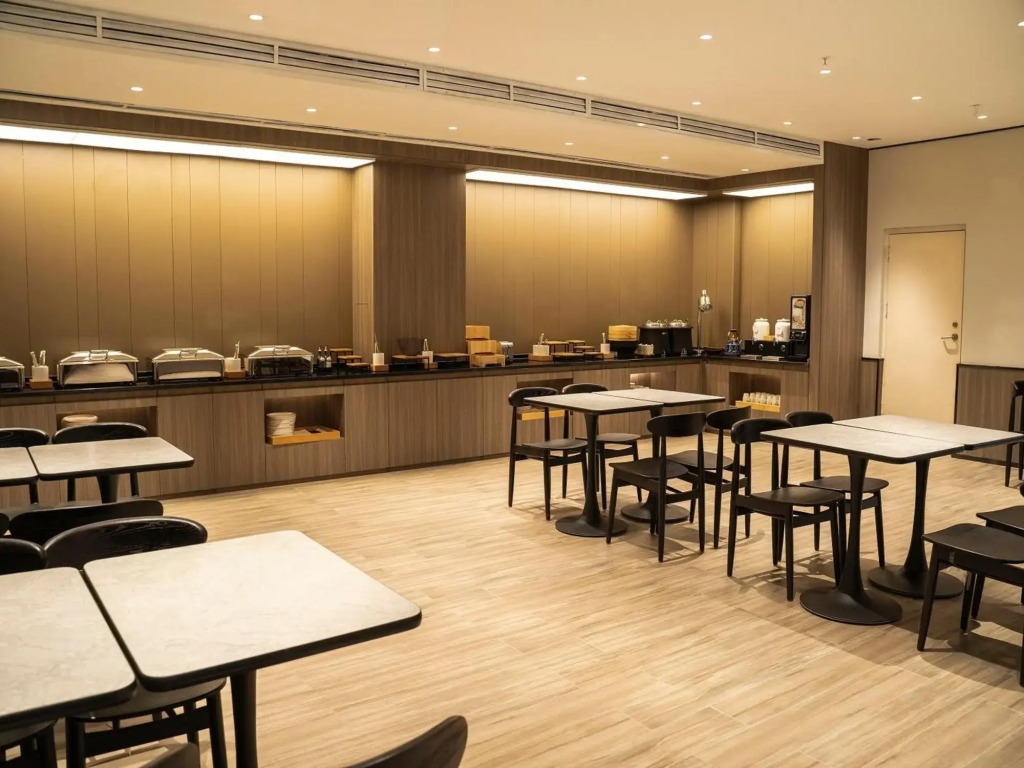 HanTing Hotel (Zhalantun Qinghe Furniture Plaza)