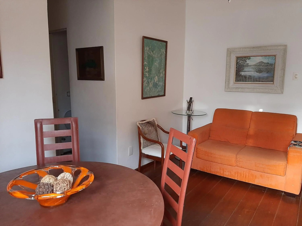 IPANEMA 2 quartos à 3 quadras da praia com garagem