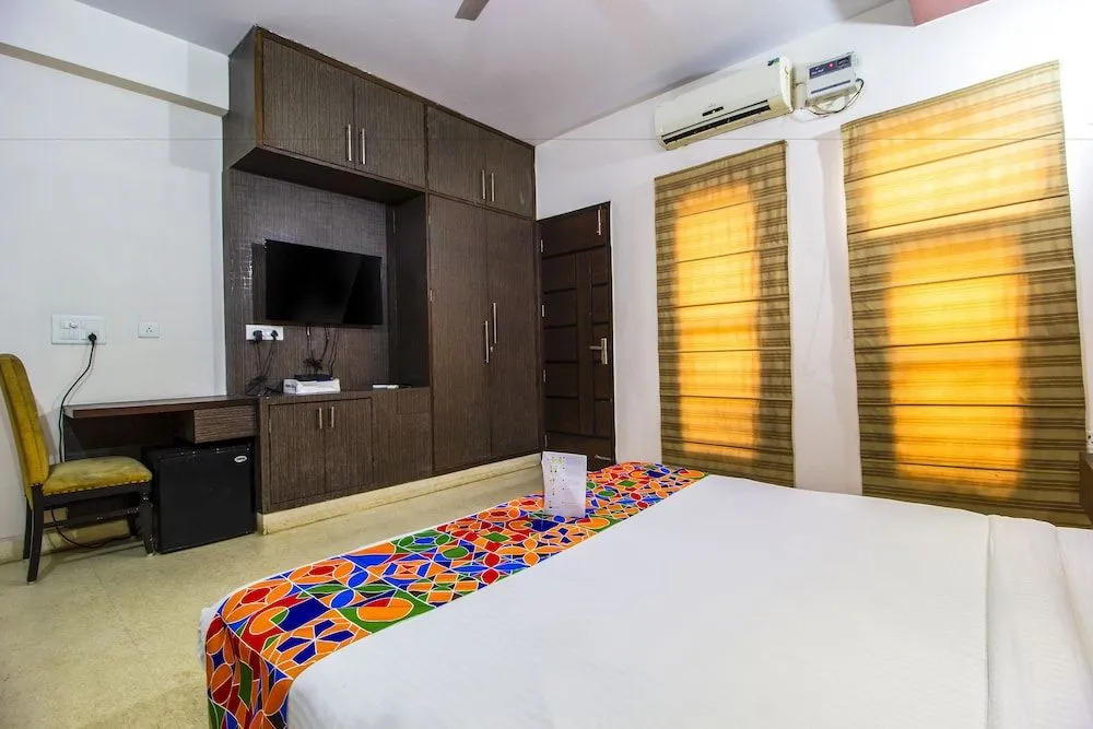 FabHotel Moon Hospitality DLF Phase 3
