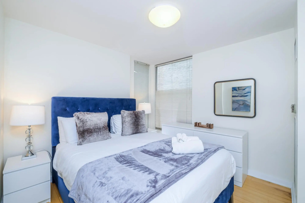 Luxury 2BR + 100 Walkscore | Theatre District | Evonify