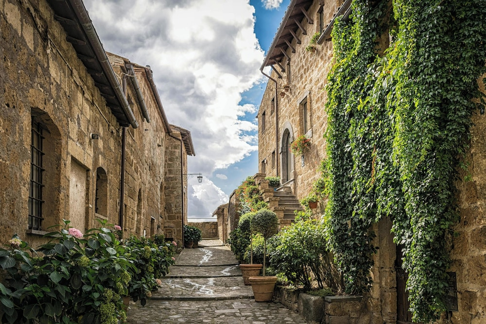 Villa Montegemoli by Toscana Bella