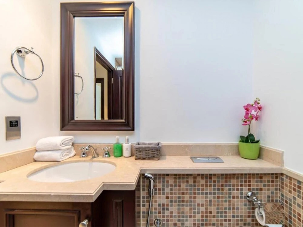 Elegant Escape of Downtown