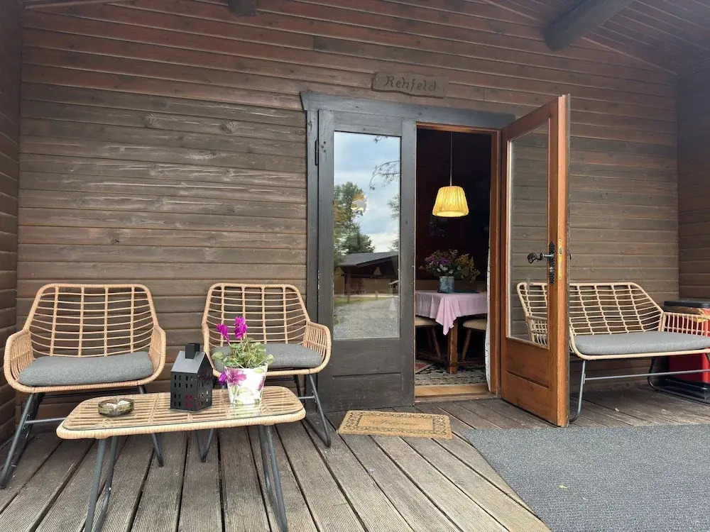 Blockhaus mitten in der Natur