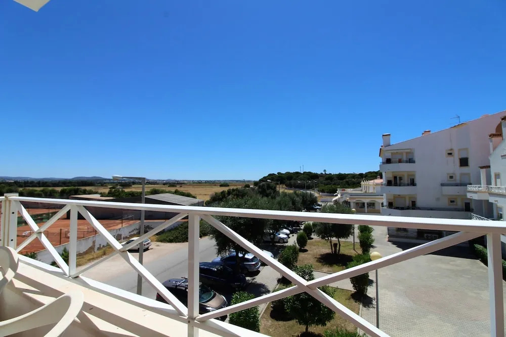 Falésia Beach by Seabra