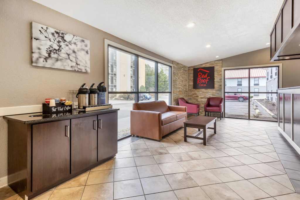 Red Roof Inn & Suites Newport News