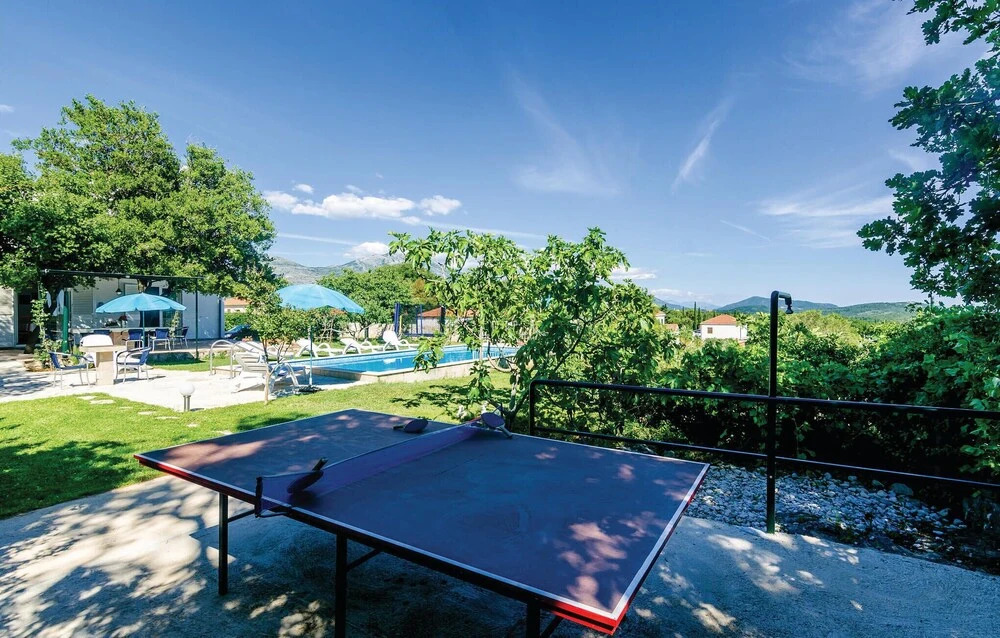 Lovely Home In Mocici