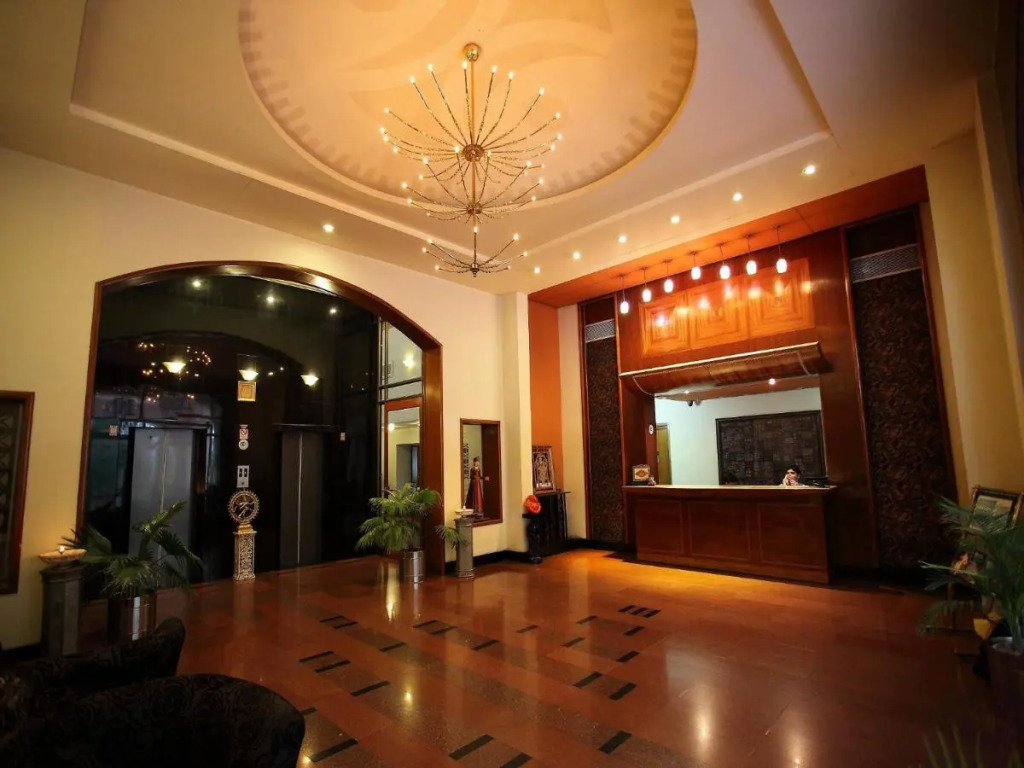 Hotel Paras