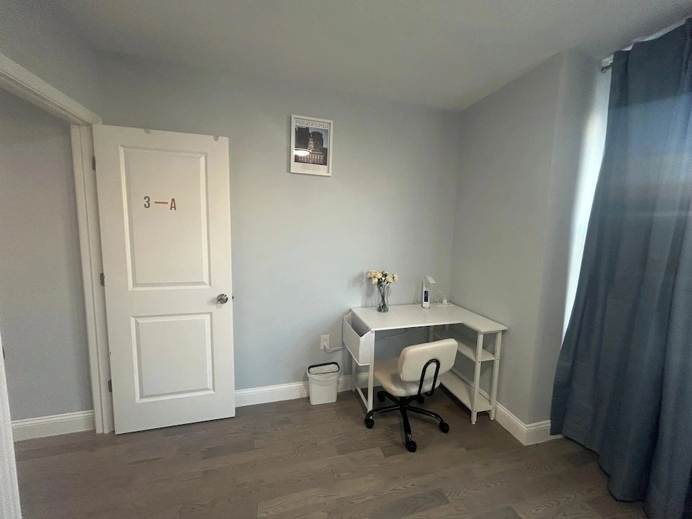 Cozy 2-3 Bedroom Apartment in Center City
