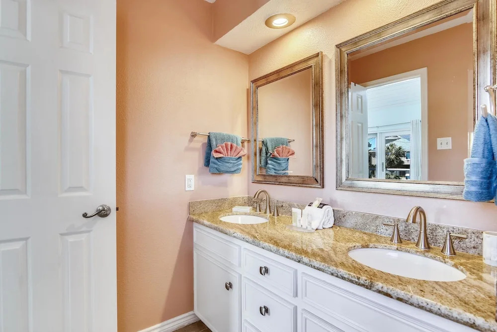 Jamaica Cove 4 Bedrooms 2.5 Bathrooms Home