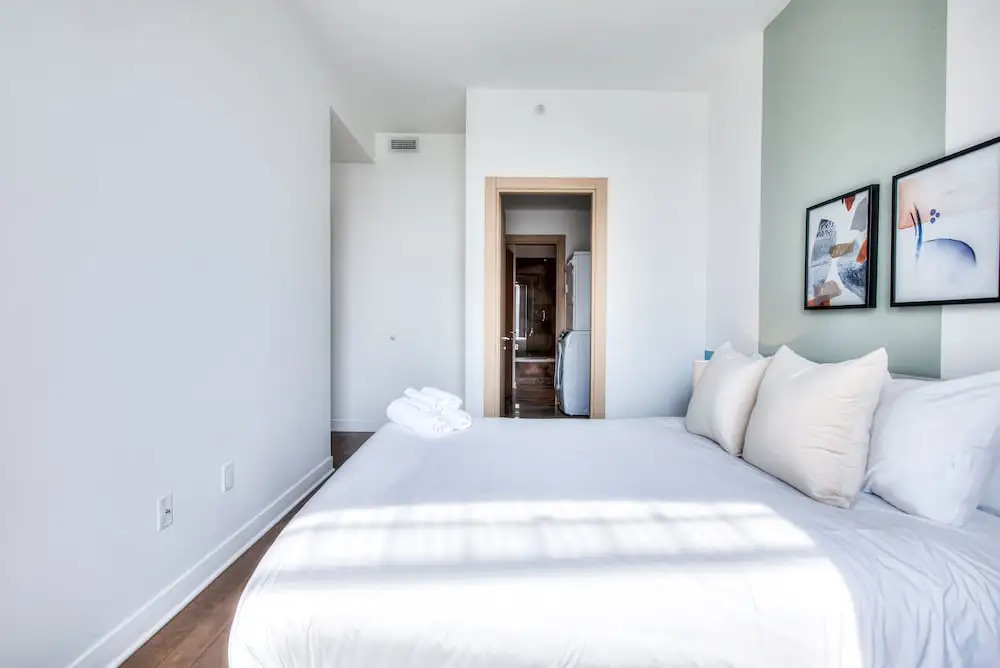 The taliane Superbe Condo 2BDR Montreal