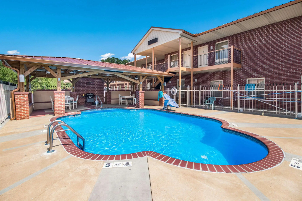 Econo Lodge Selmer