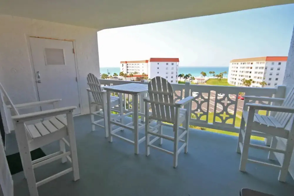 165 El Matador 1 Bedroom Condo by RedAwning