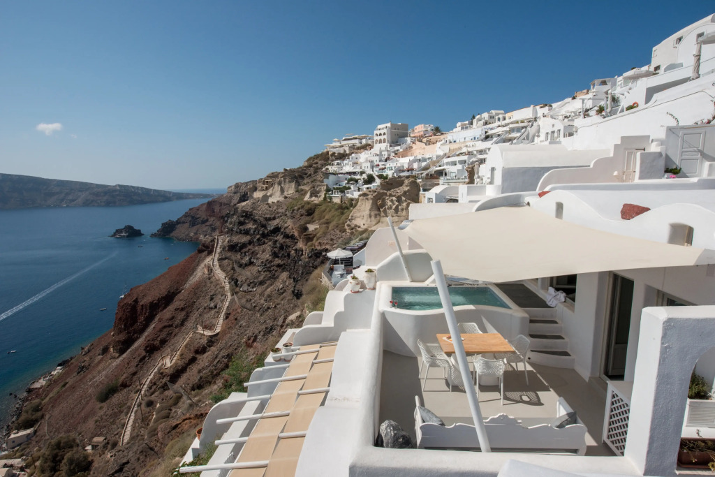 La Perla Villas and Suites