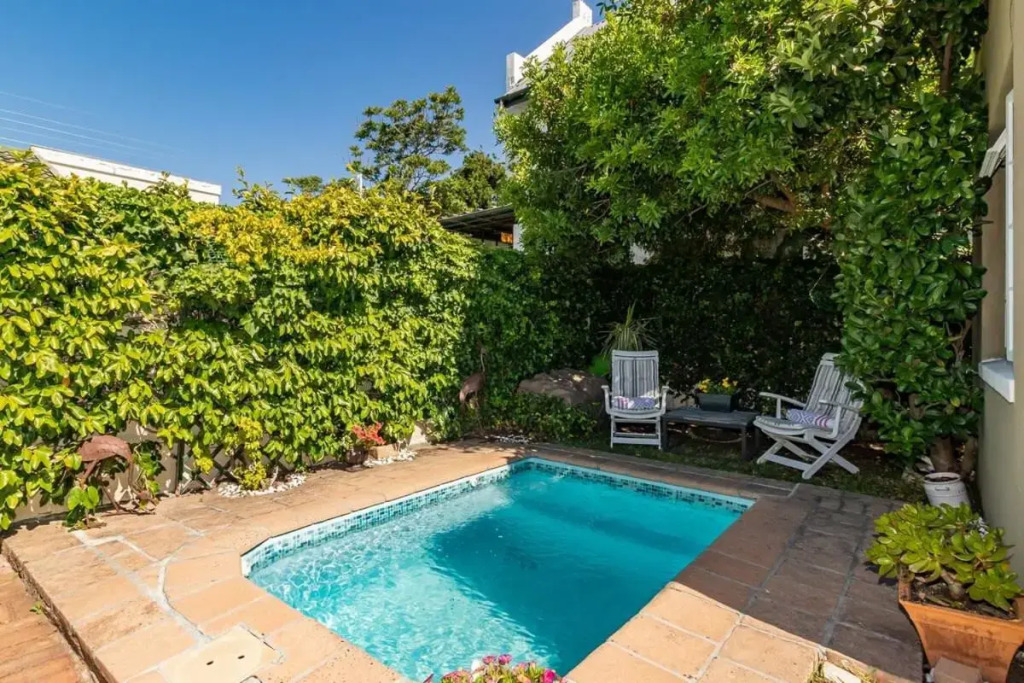 Suburban bliss with Wifi and plunge pool