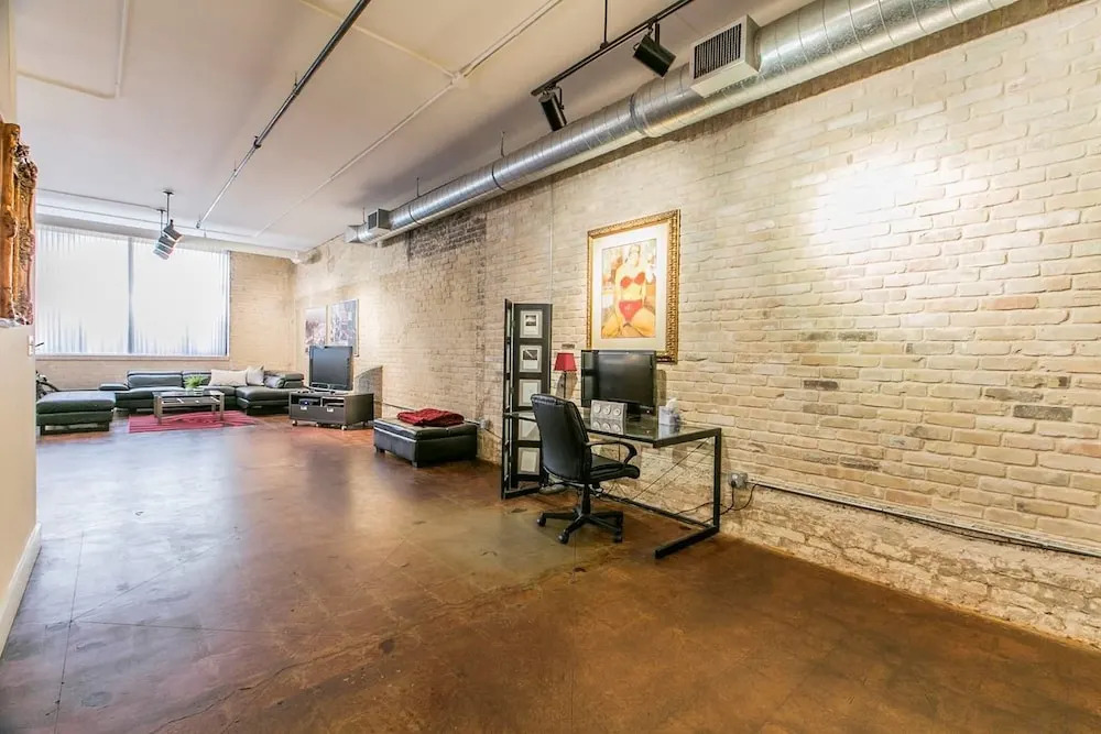 Littlefield Lofts, Hosted by Placemakr - 6th St