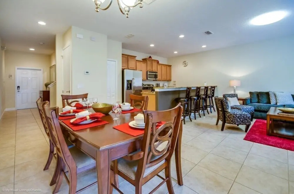 8962cuban 4 Bedroom Townhouse