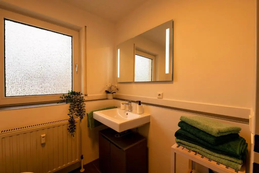 Exklusiv & Zentral: 1-Zi. Apartment mit Balkon Stellplatz