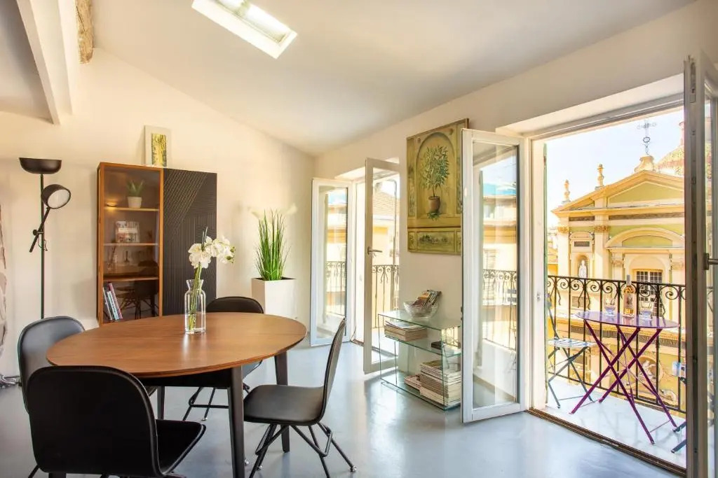 Ross 5- F2, Lumineux, Balcon, Loft, Clim, Vieux-Nice