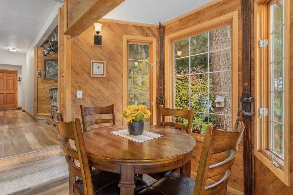 Alpine Lake Escape On Fish Lake 3 Bedroom Home by NW Comfy Cabins by RedAwning