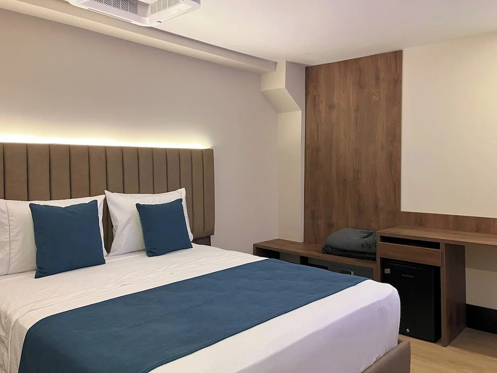 Hotel Continental ByHours