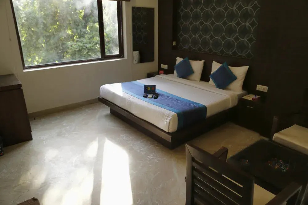 FabHotel Karol Bagh Main Market