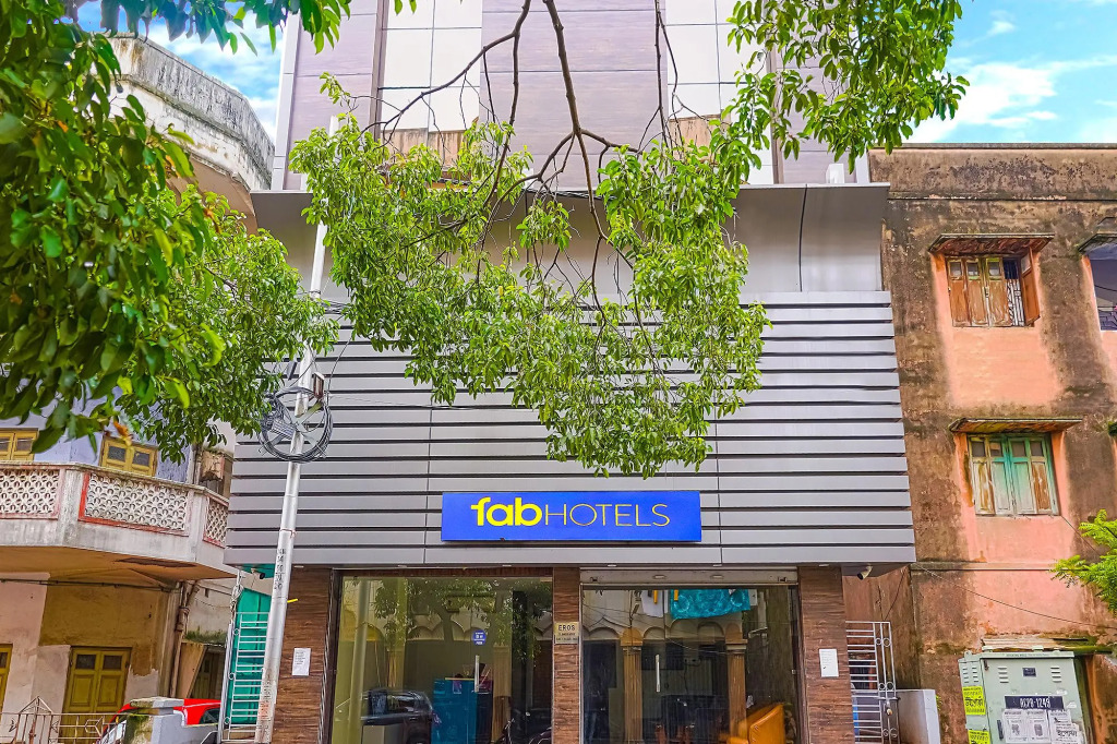 FabHotel Eros 211 - Nr Sreebhumi