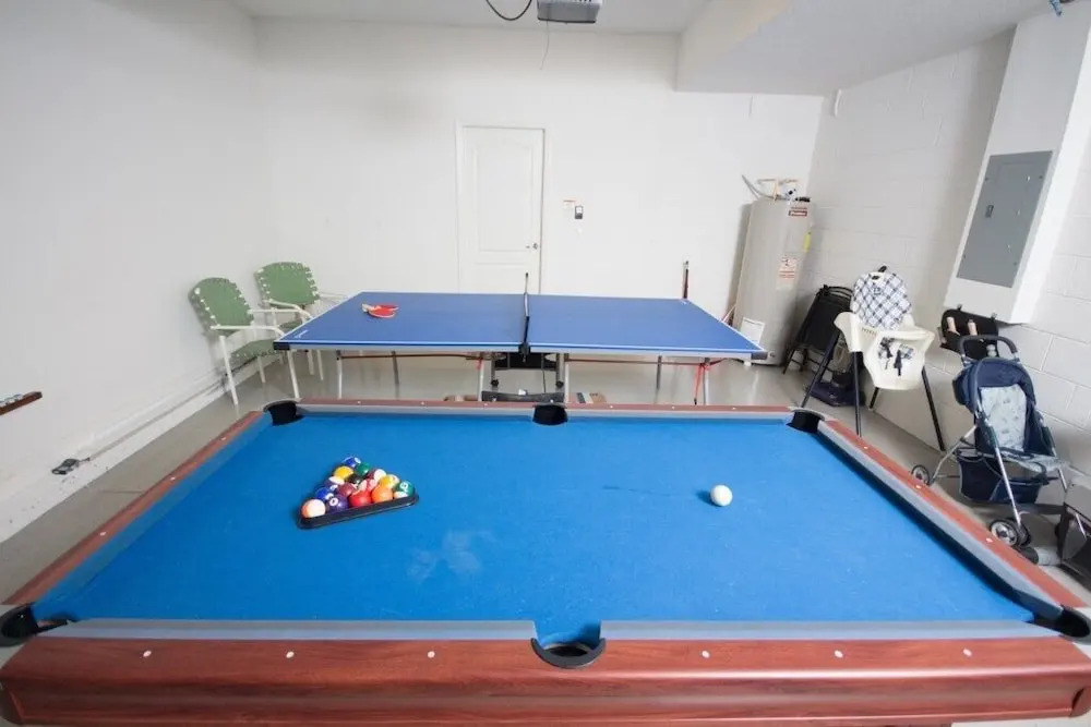 Private Pool With Games Room 4 Bedroom Home