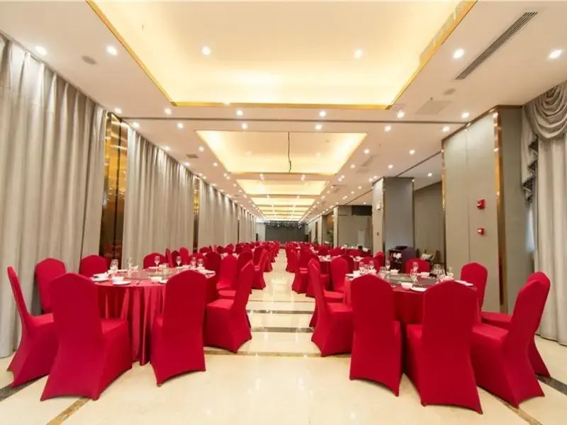 GreenTree Eastern Yibin Yijian Road New City Plaza Hotel