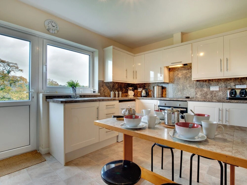Homely Holiday Home in Saundersfoot With Garden