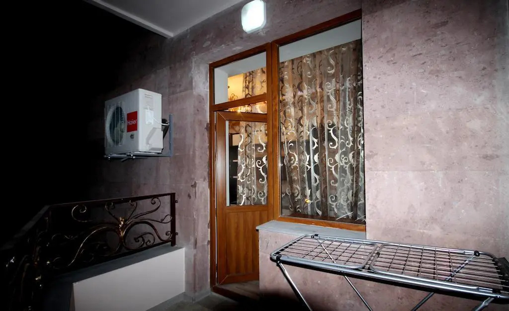 Rent in Yerevan - Apartment on Mashtots Ave.