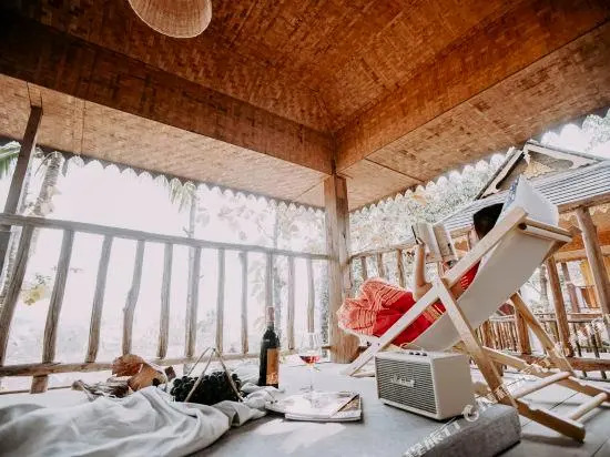 Lucky Clover Hotel