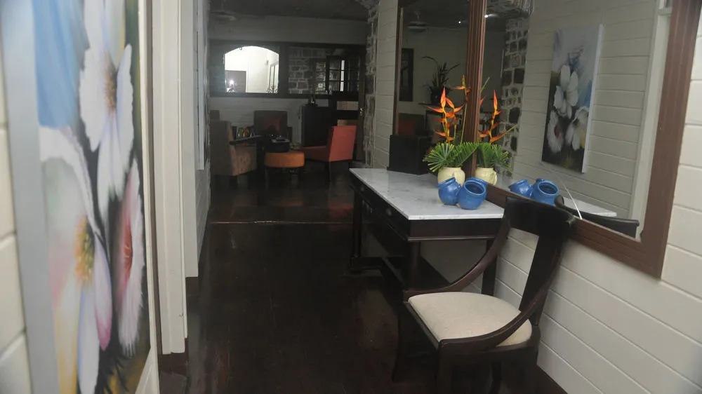 Cobblestone Inn