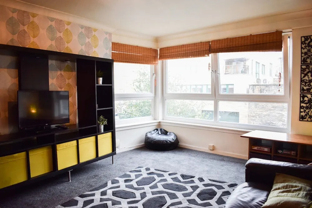2 Bedroom Flat in the Heart of Leith