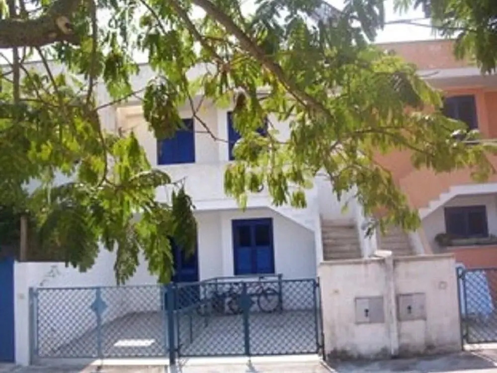 Cosy Apartment Near The Beach With Balcony Pets Allowed Parking Available