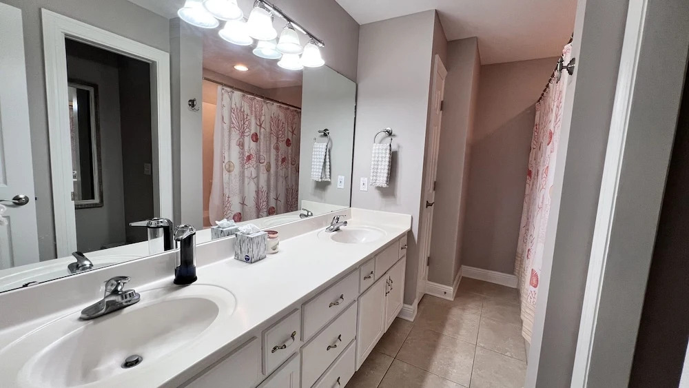 72 Vantage Pointe
