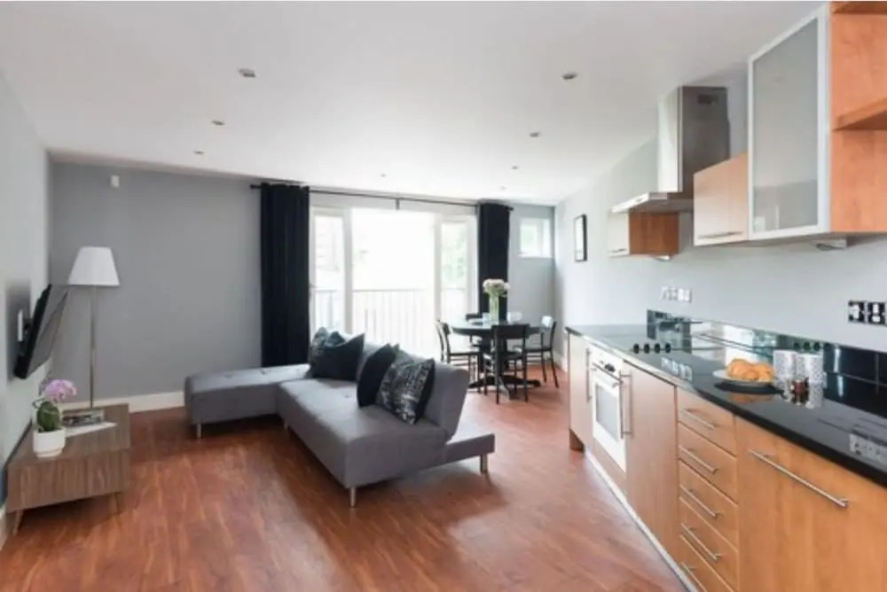 Spacious 2 Bed - Battersea High Street