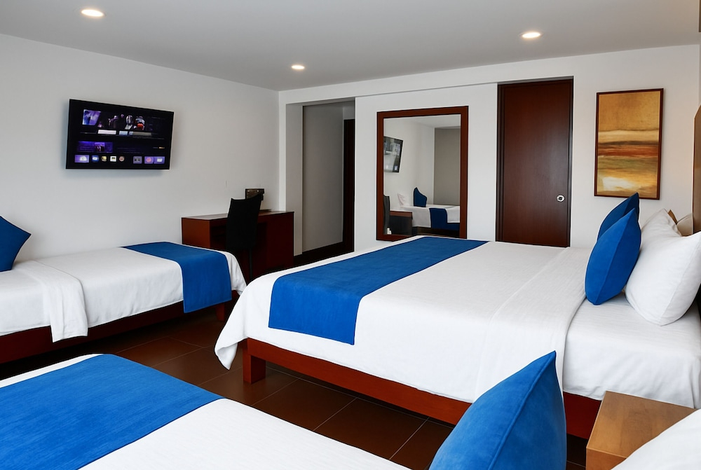 Hotel CGH Travel INN Airport