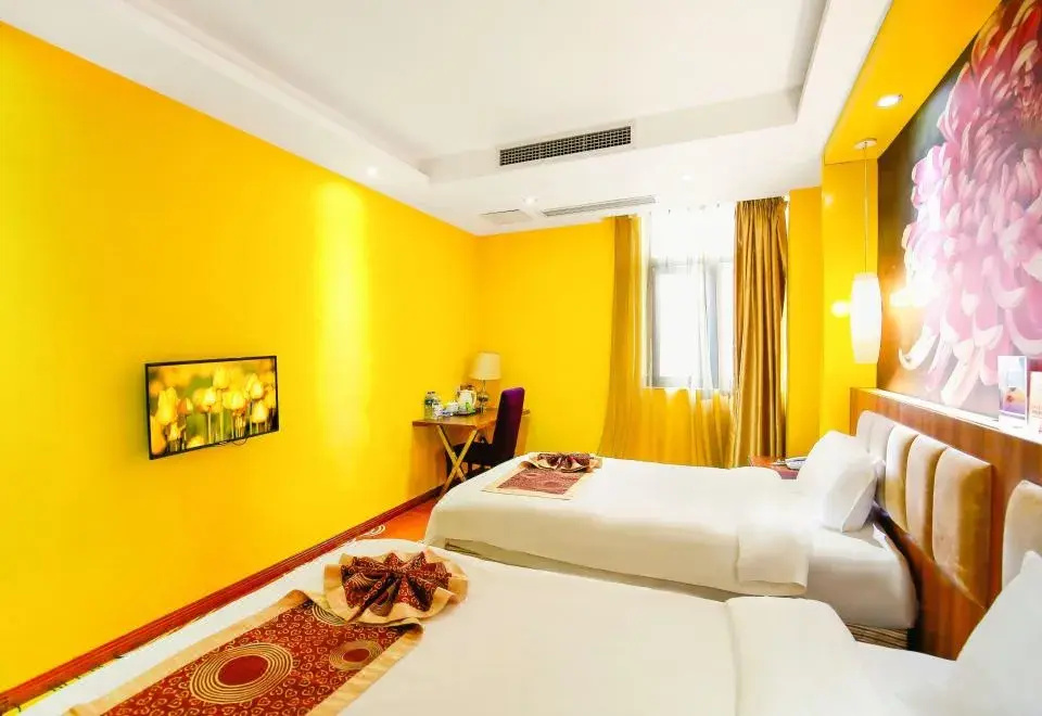 Huaxiang Shengshi Hotel