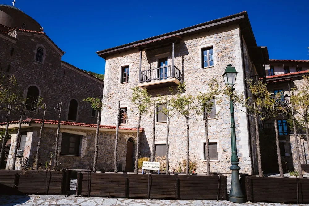 Trikolonion Country Hotel