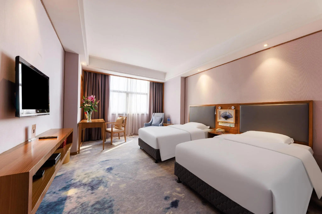 Golden City Hotel