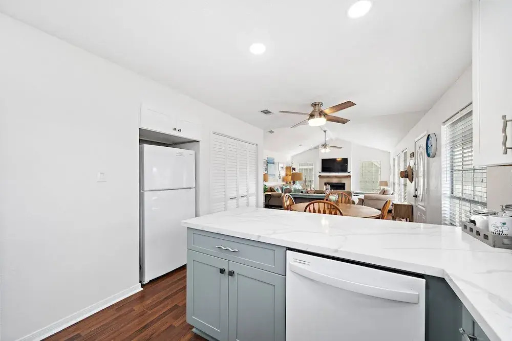 Island Breeze by Ryson Vacation Rentals