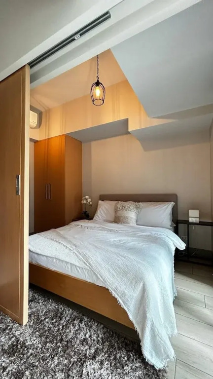 Uptown Parksuites Apartments Tower 2 BGC by PH Staycation