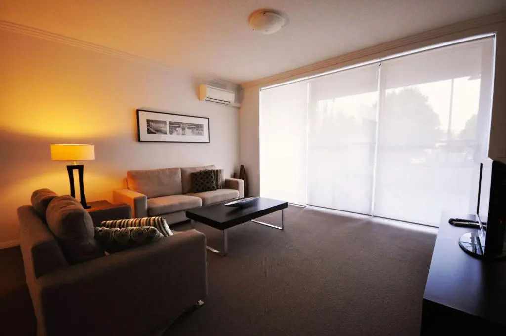 Chancellor Lakeside Apartments