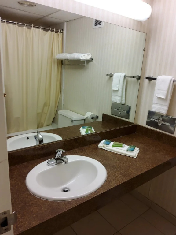 Klopfenstein Inn and Suites