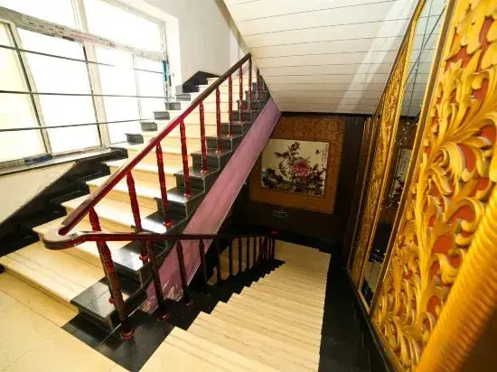 Lantai Hotel