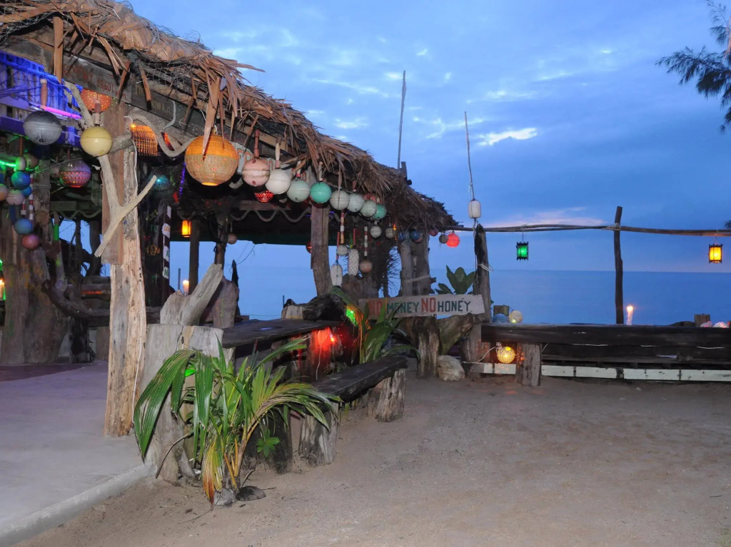 Lanta Riviera Beach Resort