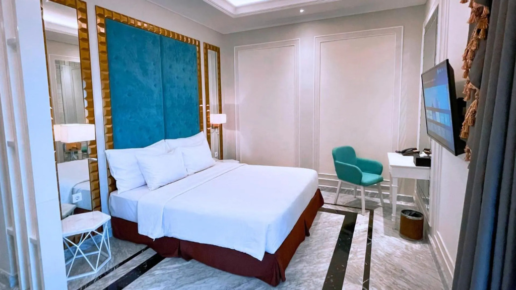 The Grantage Hotel & Sky Lounge