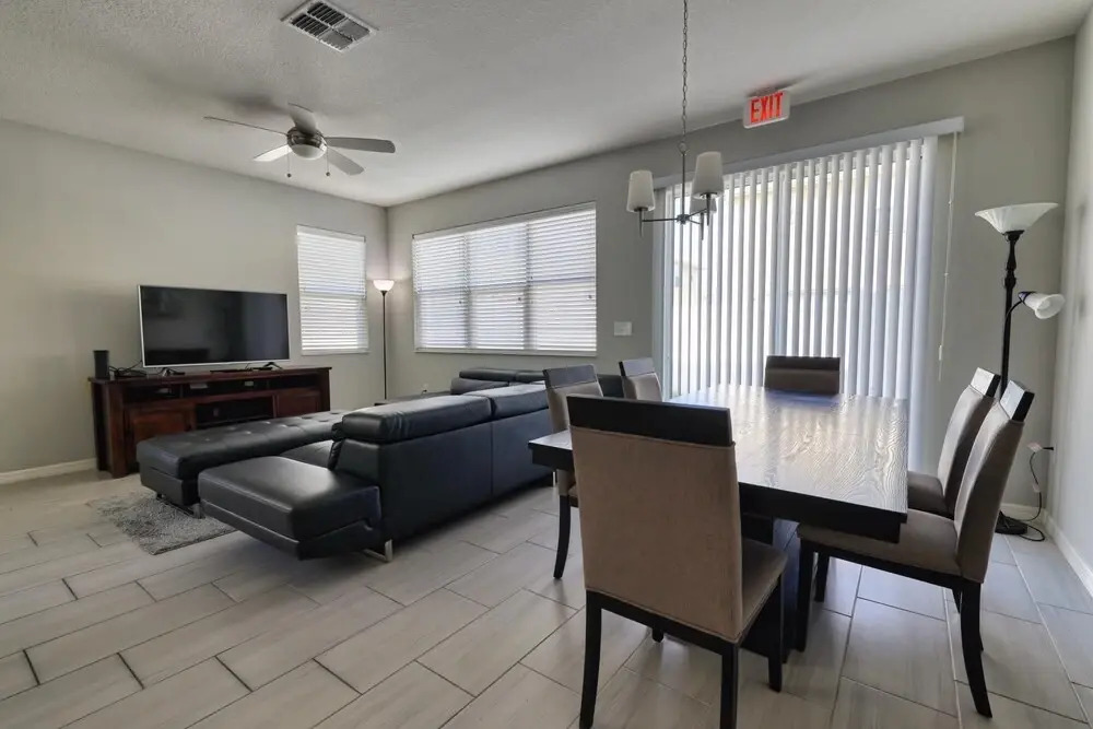 Cinthia s 4-bed Compass Bay Vacation Townhome