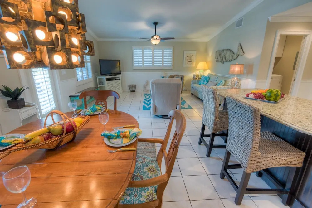 Island Breeze Apartment 2