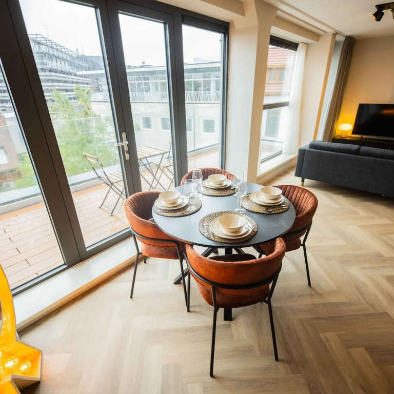 Studio Serviced Apartments With City View